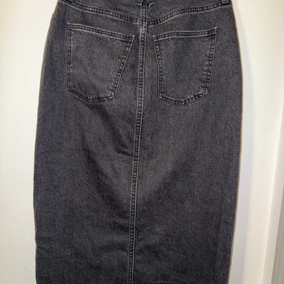 Classic Black Denim Jean skirt - Picture 2 of 3